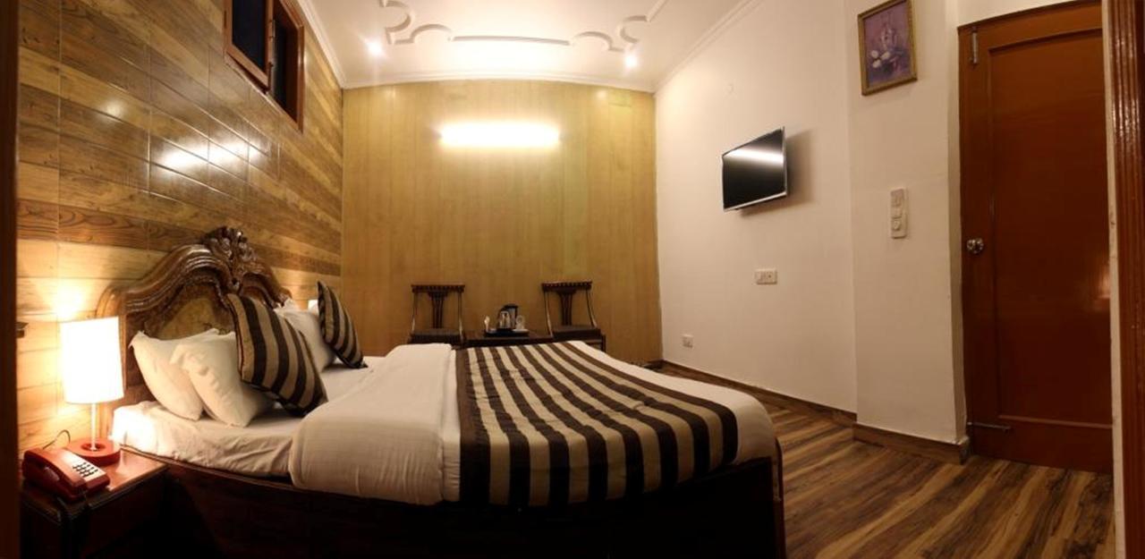 Divyansh Hotel Dharamshala Eksteriør bilde