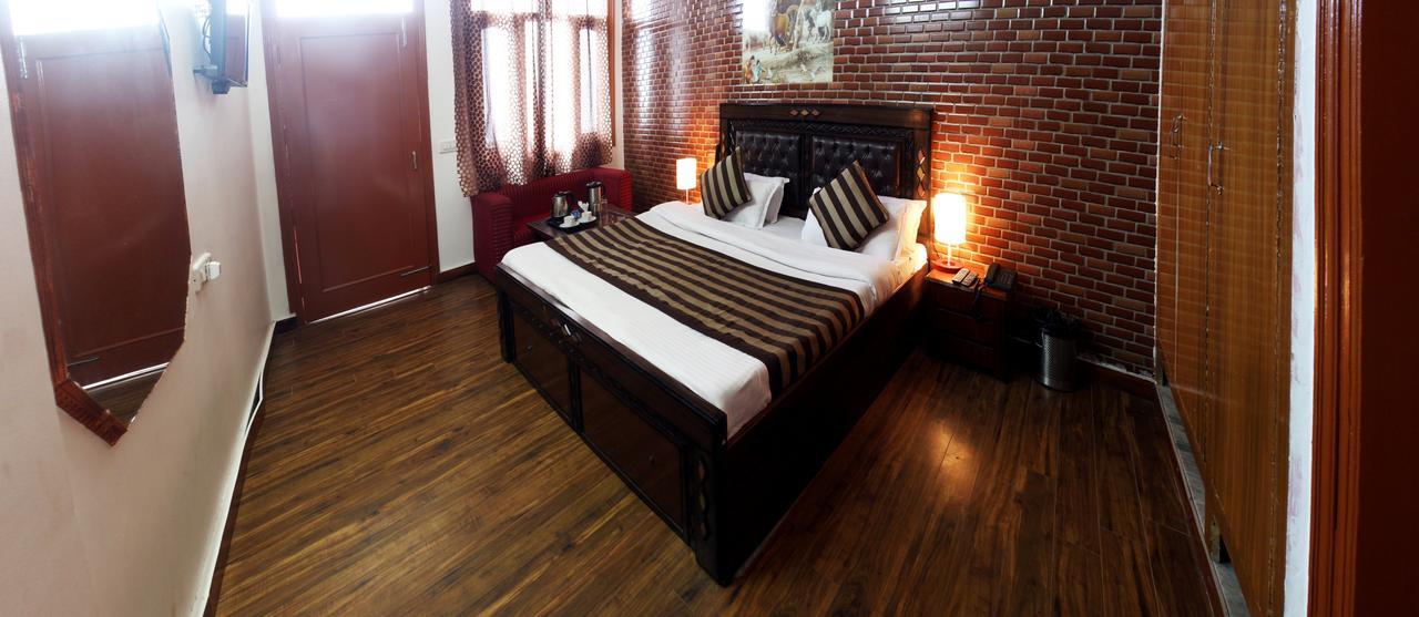 Divyansh Hotel Dharamshala Eksteriør bilde