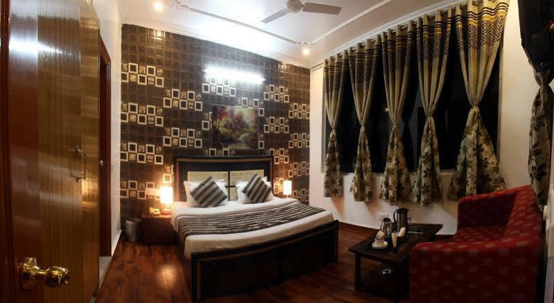 Divyansh Hotel Dharamshala Eksteriør bilde